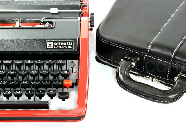 olivetti Lettera DLとタイプライターケース