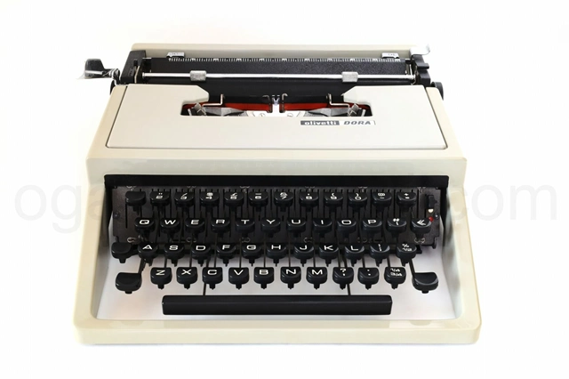 olivetti DORA タイプライター用ゴム足の外観