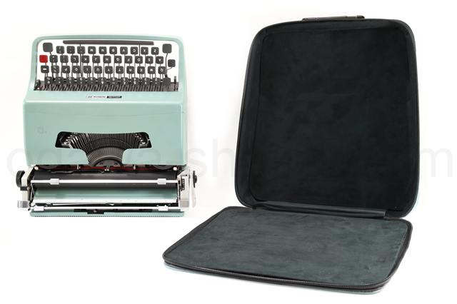 タイプライターケースのリフォームとolivetti Lettera 32