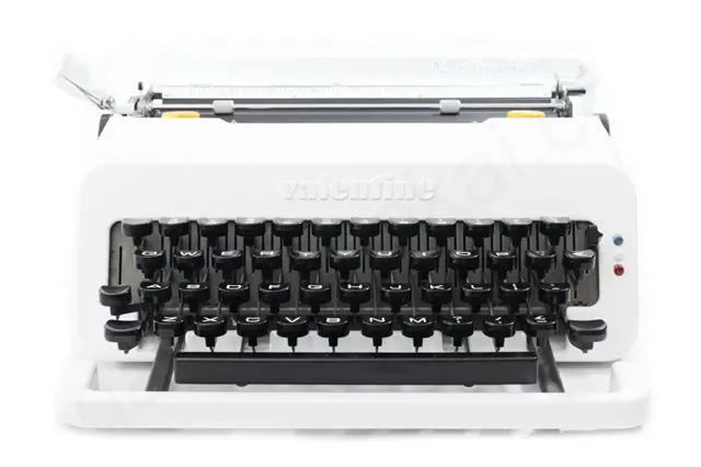 タイプライターといえばolivetti valentine