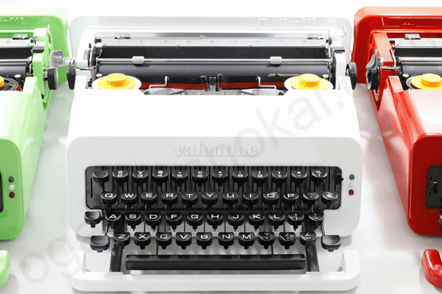 白いolivetti valentineと緑と赤のolivetti valentine