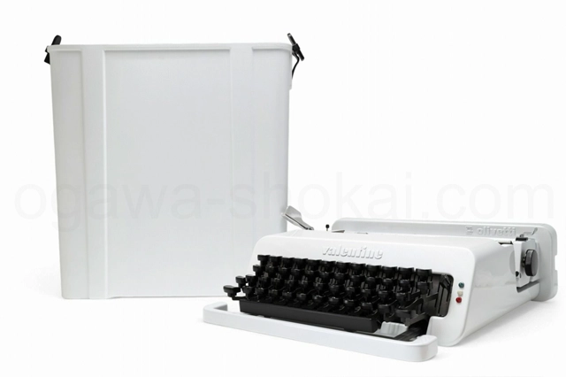 olivetti valentine 再塗装済のタイプライターケース