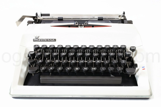 ADLER Contessa de luxe タイプライター 外観