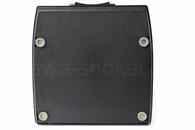 背面は小さな傷があります。