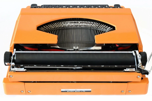 日本のSILVER SEIKO社のタイプライター