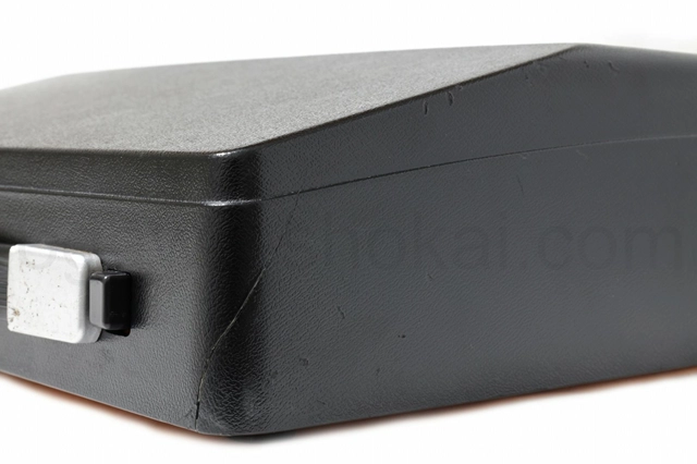 ケースにひび割れあり（補修あり）