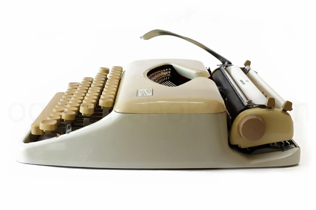 左右とも大きく目立つ傷はありません