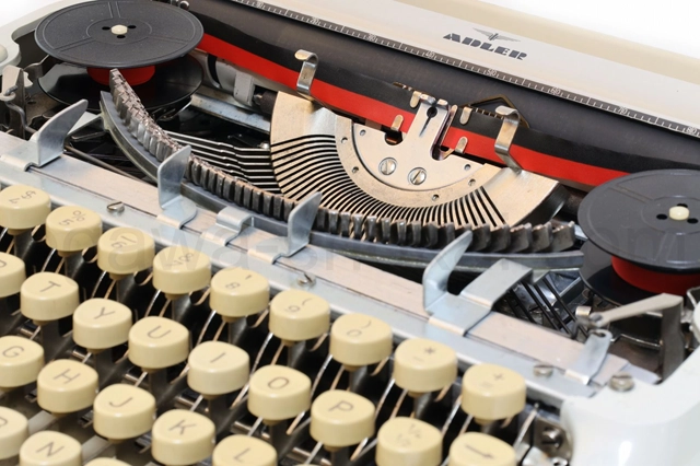 TRIUMPH-ADLER Tippa タイプライター オーバーホール済の内部