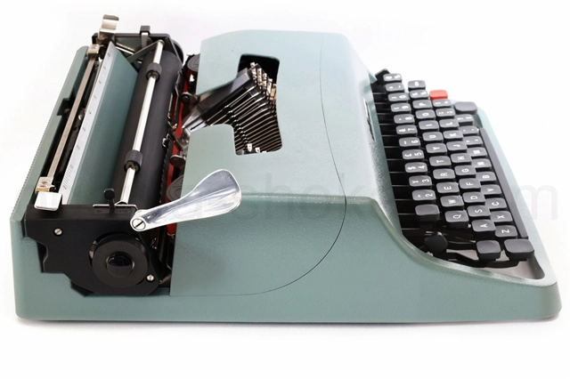 小傷はありますが大きな傷はありません。