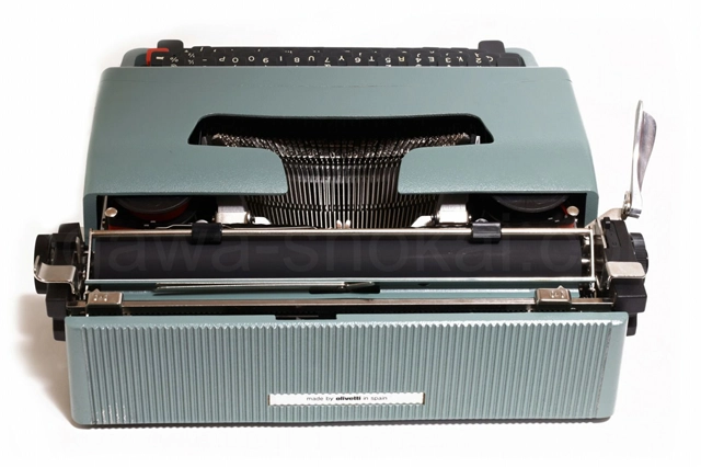 olivetti Lettera32 タイプライター