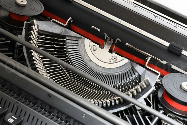 olivetti LetteraDL タイプライター オーバーホール済の内部