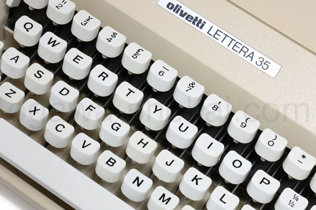 キーボードも徹底的にクリーニング
