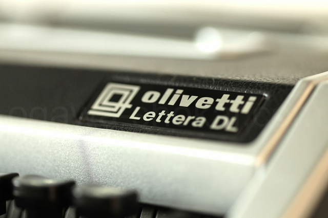 Lettera DLはオリベッティのフラグシックタイプライターです。