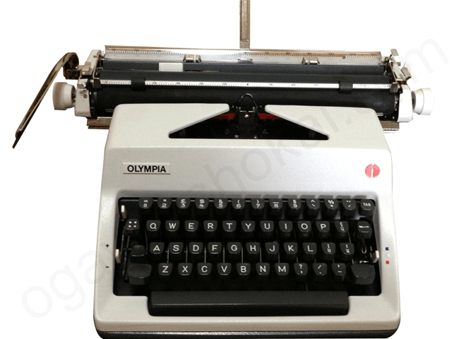 OLYMPIA（オリンピア） SKM 中古タイプライター