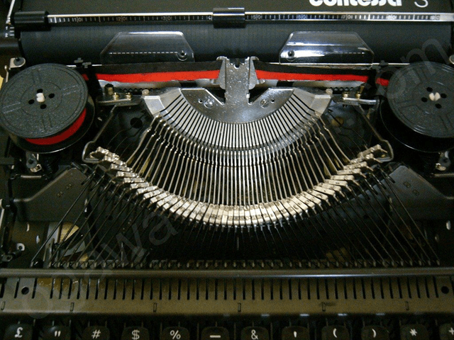 ADLER Contessa S タイプライター オーバーホール済の内部