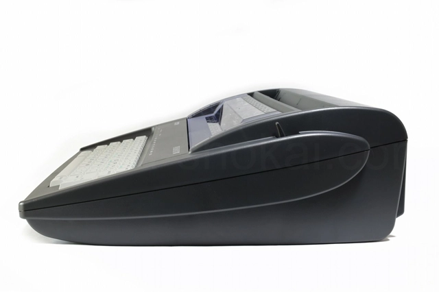 右側面に目立つ傷はありません。