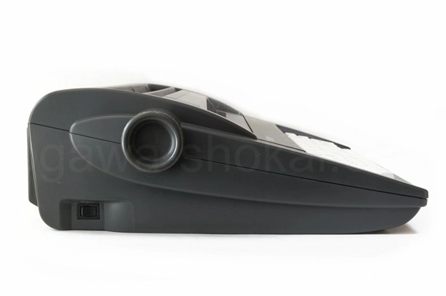 左側面に小傷がございます。