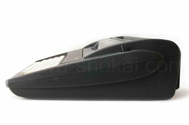 右側面に小傷がございます。