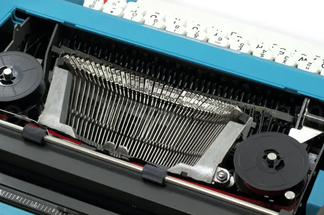 olivetti Lettera 41 タイプライター オーバーホール済の内部