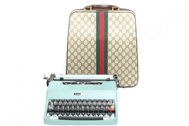 olivetti グッチ Lettera 32 中古タイプライター