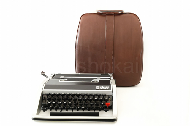 olivetti Lettera DL タイプライター 正面からの外観