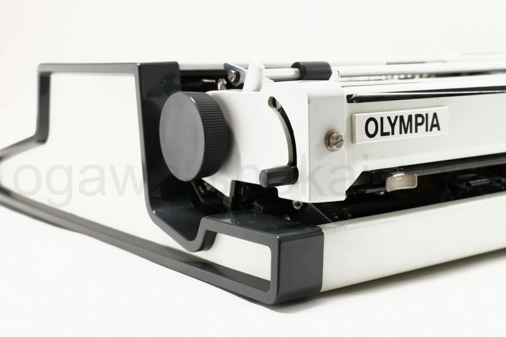 OLYMPIA Traveller de luxe 中古タイプライター｜タイプライター