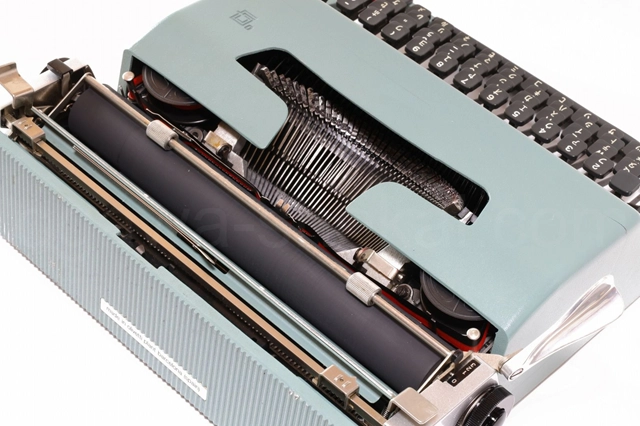 olivetti Lettera 32 キーボード