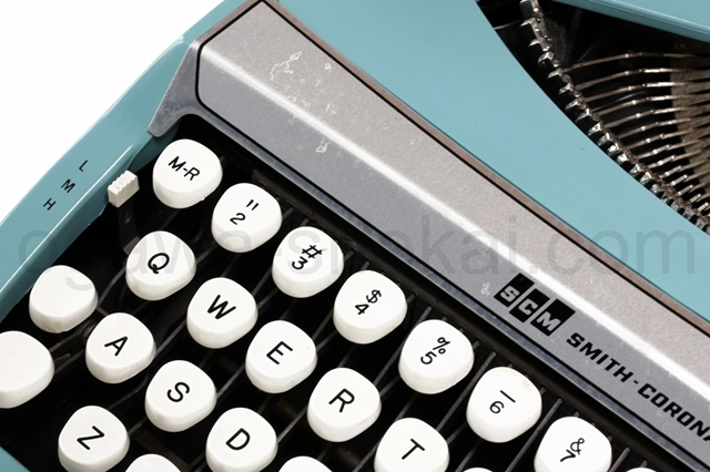 前面パネルに傷汚れがあります。