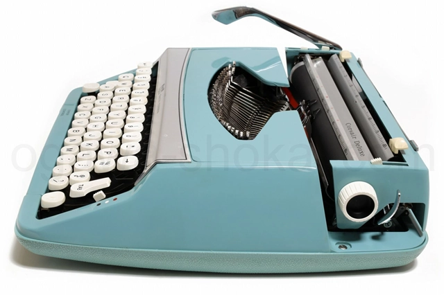 左右ボディーは大きな傷や汚れはありません。