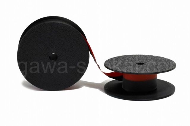 予備のリボンスプールも付属します