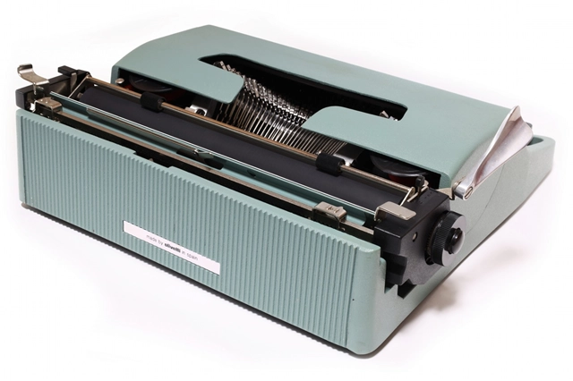 olivetti Lettera32 MOMA