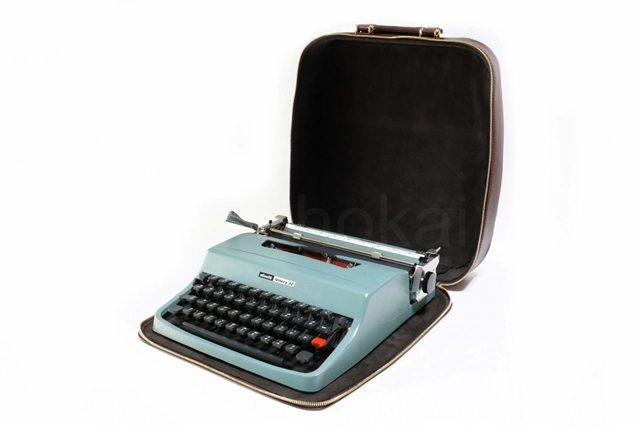 タイプライターを使用していないときでもおしゃれに保管